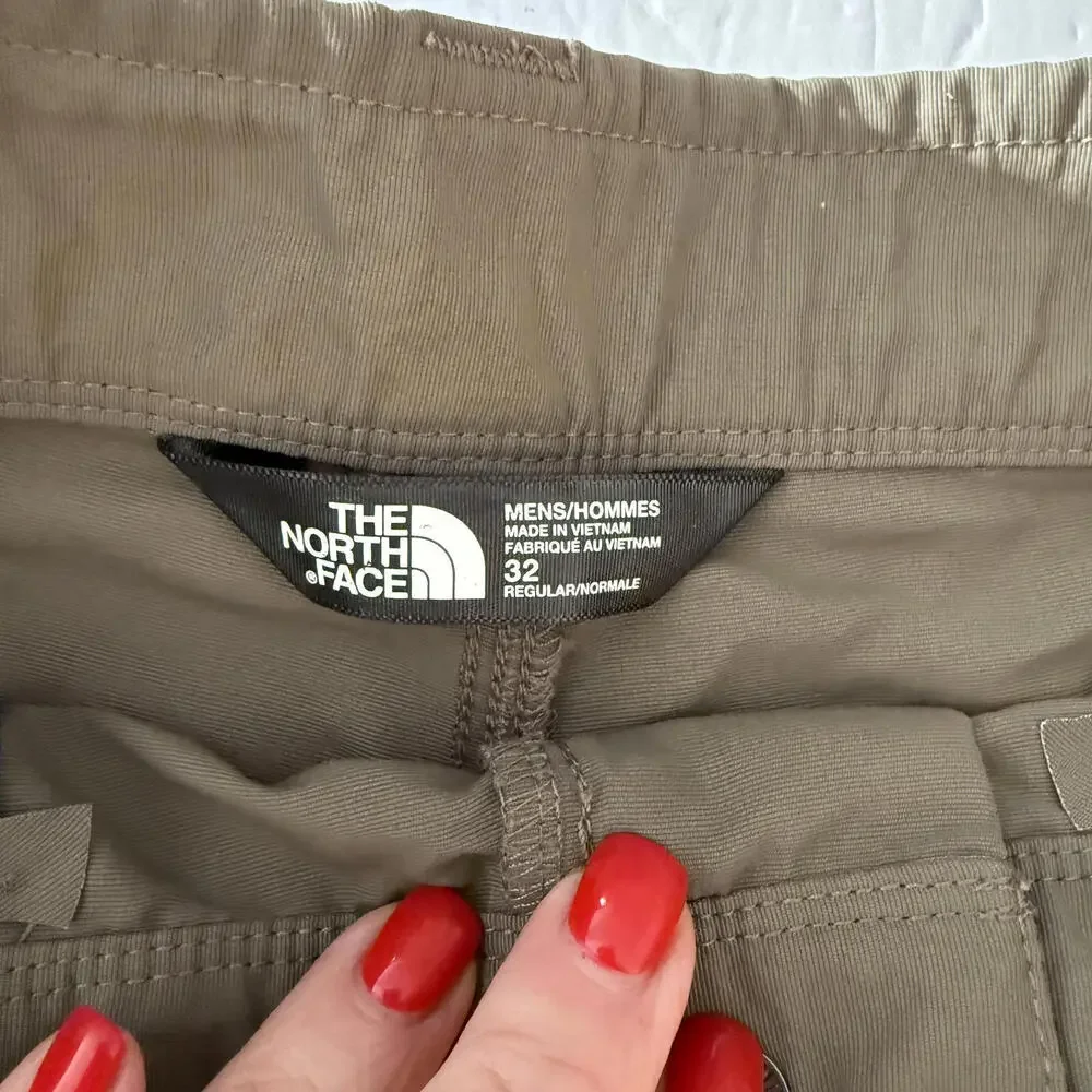 NORTH FACE Men's cargo‎ performance shorts Olive green 32 Waist. Hiking/Camping
